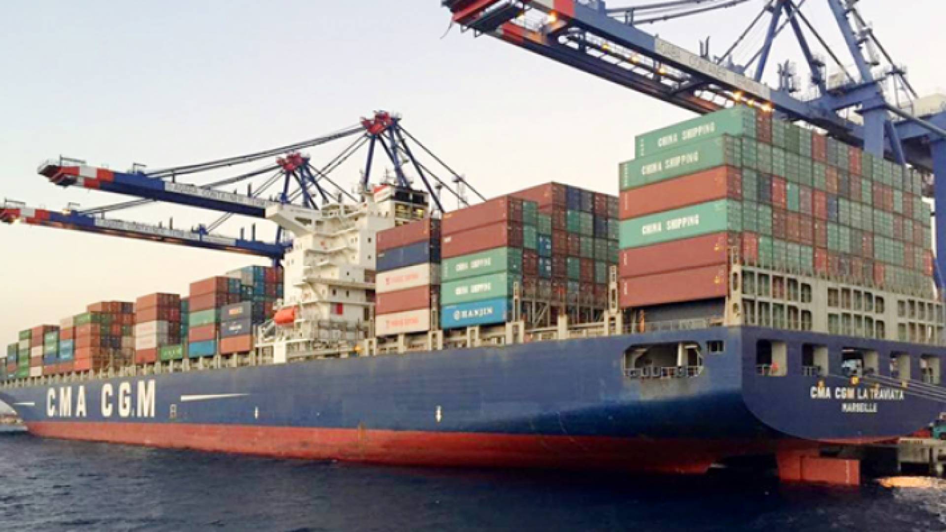 باخرة في ميناء العقبة