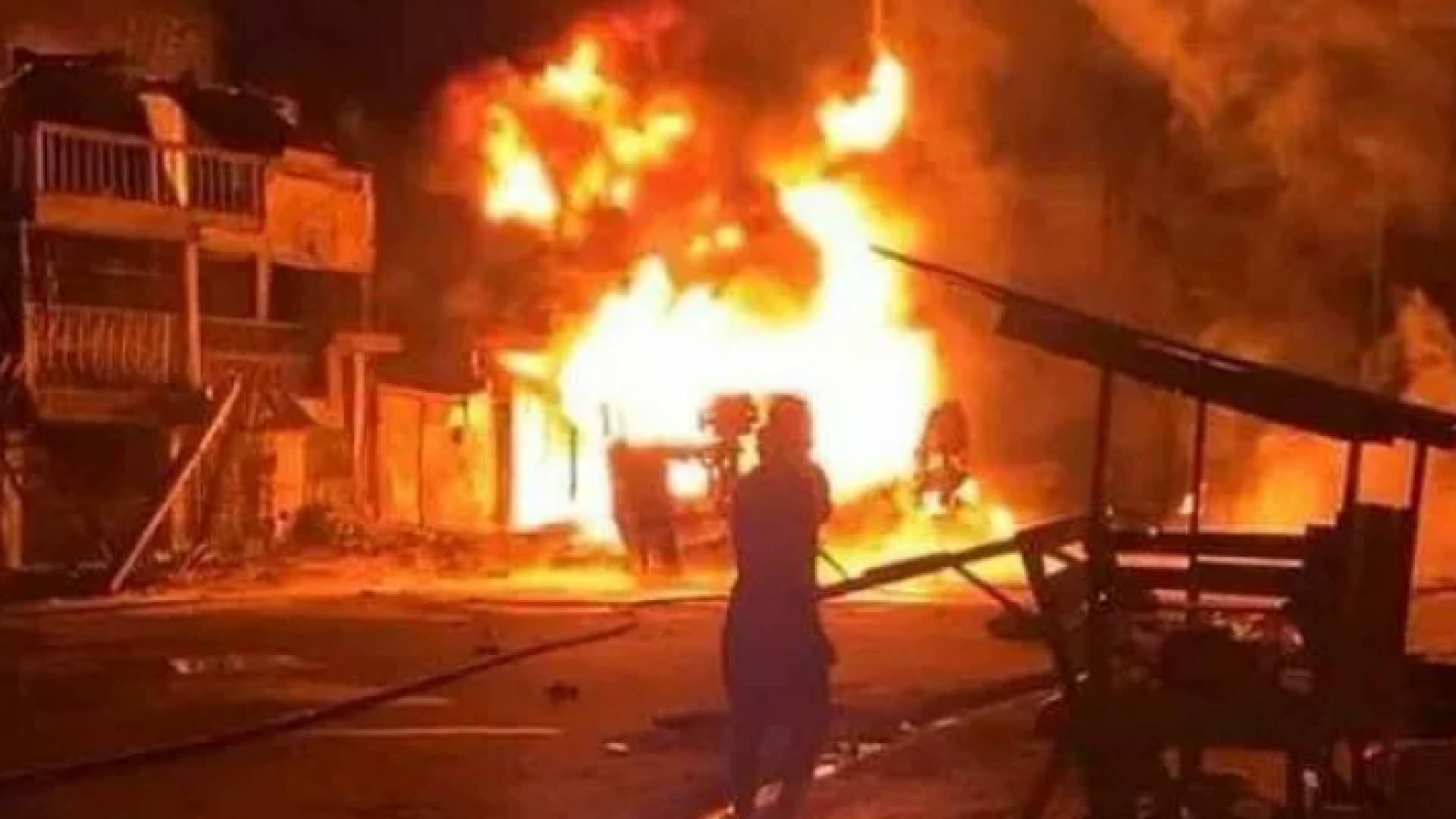 من الانفجار