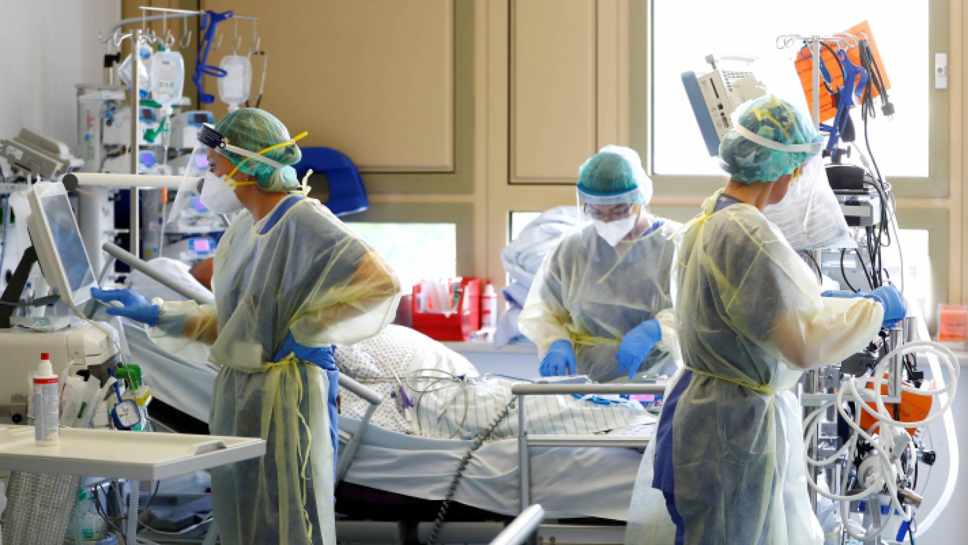 "الأمراض الأوروبية" تدعو لاتخاذ إجراء عاجل وصارم لمواجهة أوميكرون