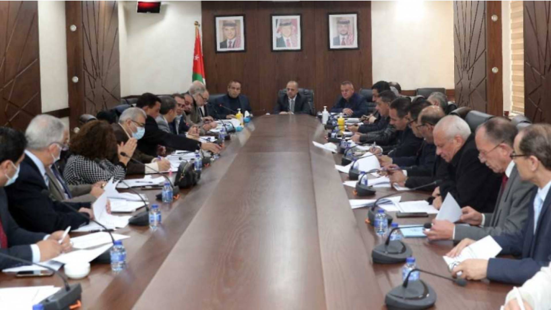 جانب من اجتماع لجنة الاقتصاد والاستثمار والمالية المشتركة