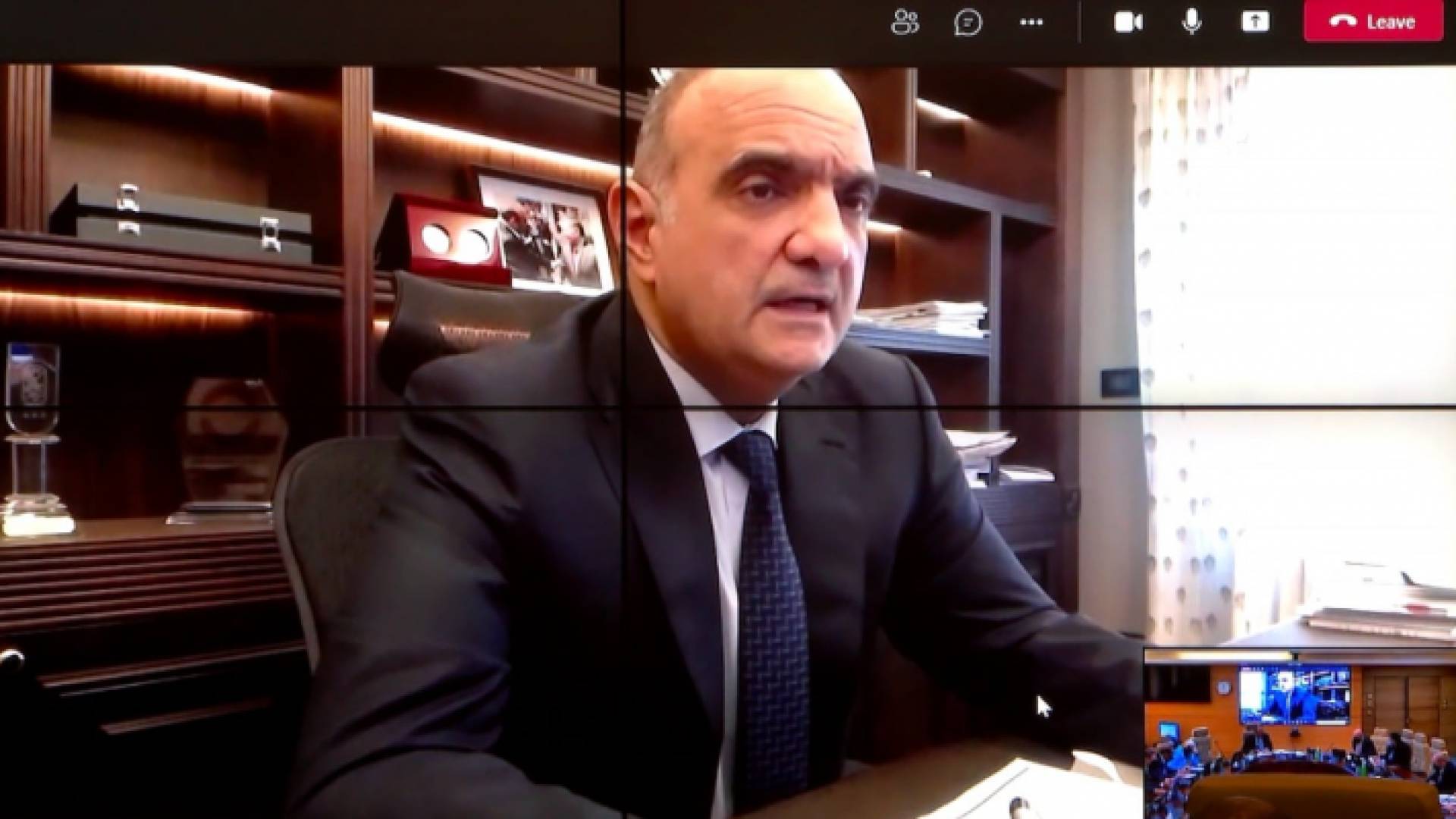 الخصاونة عبر تقنية الاتصال المرئي