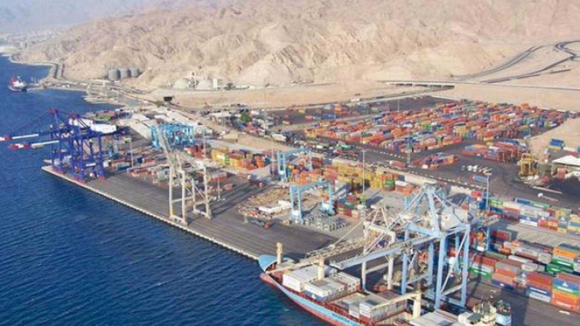 "الهيئة البحرية الأردنية": عودة حركة الملاحة في موانئ العقبة بعد إيقافها مؤقتا بسبب الأحوال الجوية