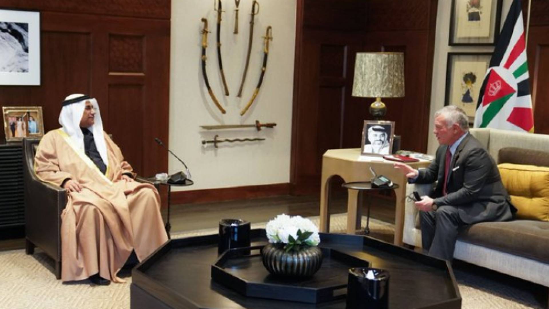 جلالة الملك عبدالله الثاني ورئيس البرلمان العربي عادل بن عبدالرحمن العسومي