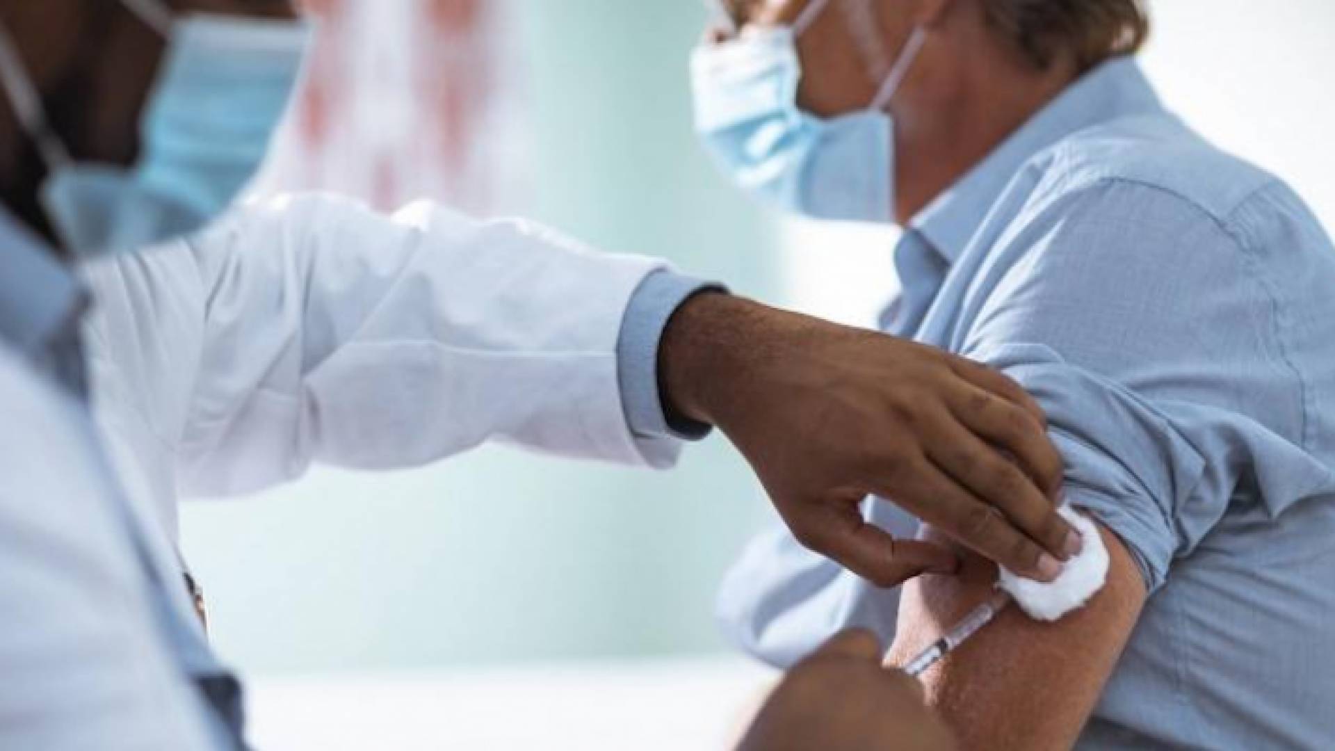 المفوضية الاوروبية تحدد بتسعة أشهر مدة الشهادة الصحية لتشجيع تعزيز اللقاح