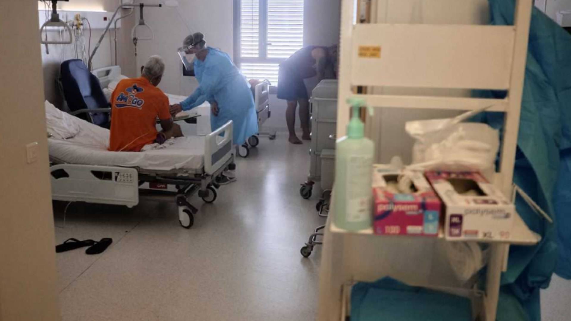 إسبانيا تسجل عدد إصابات قياسيا بكوفيد خلال 24 ساعة وأوميكرون توسع انتشارها