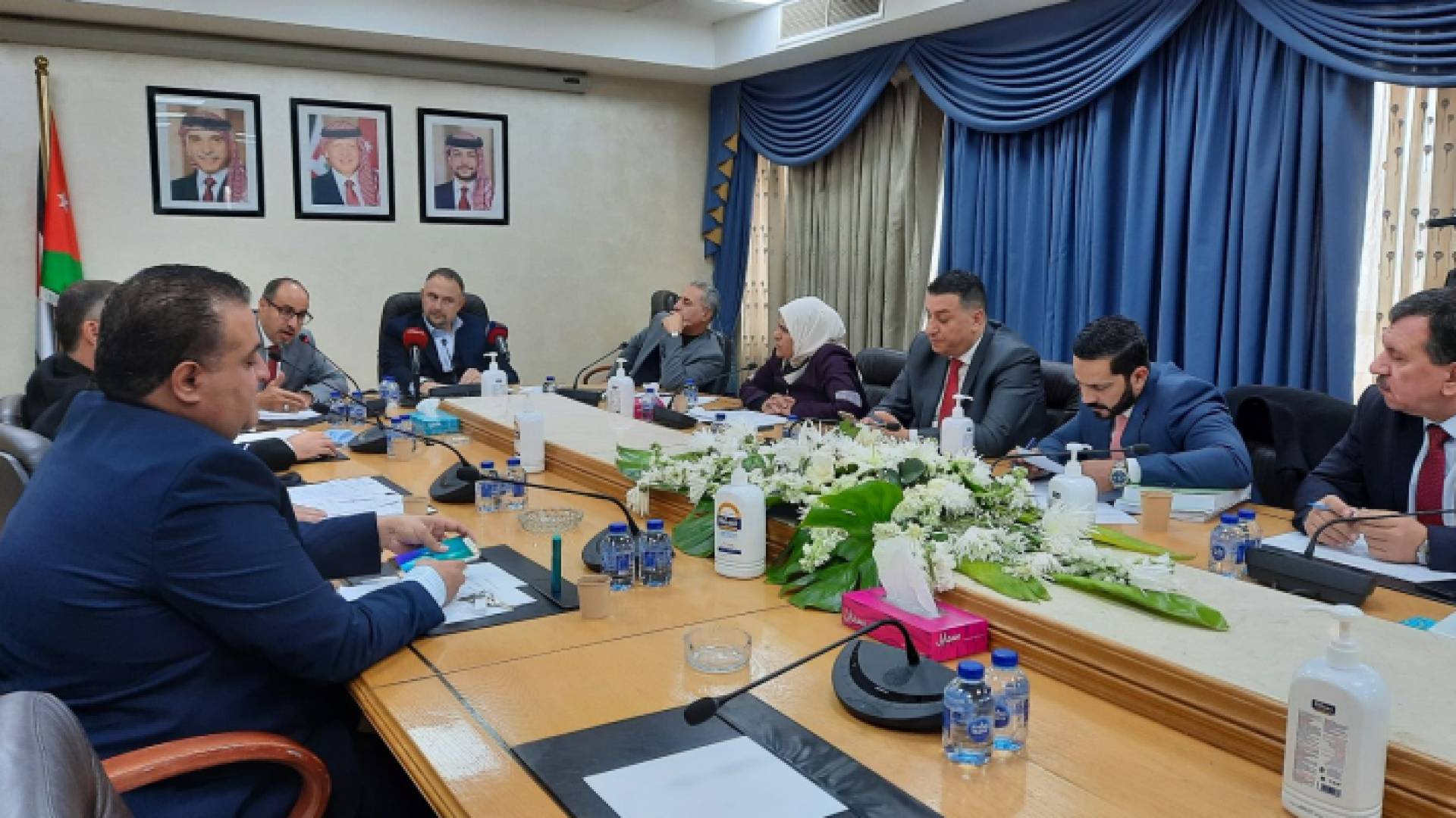 جانب من اجتماع اللجنة المالية النيابية