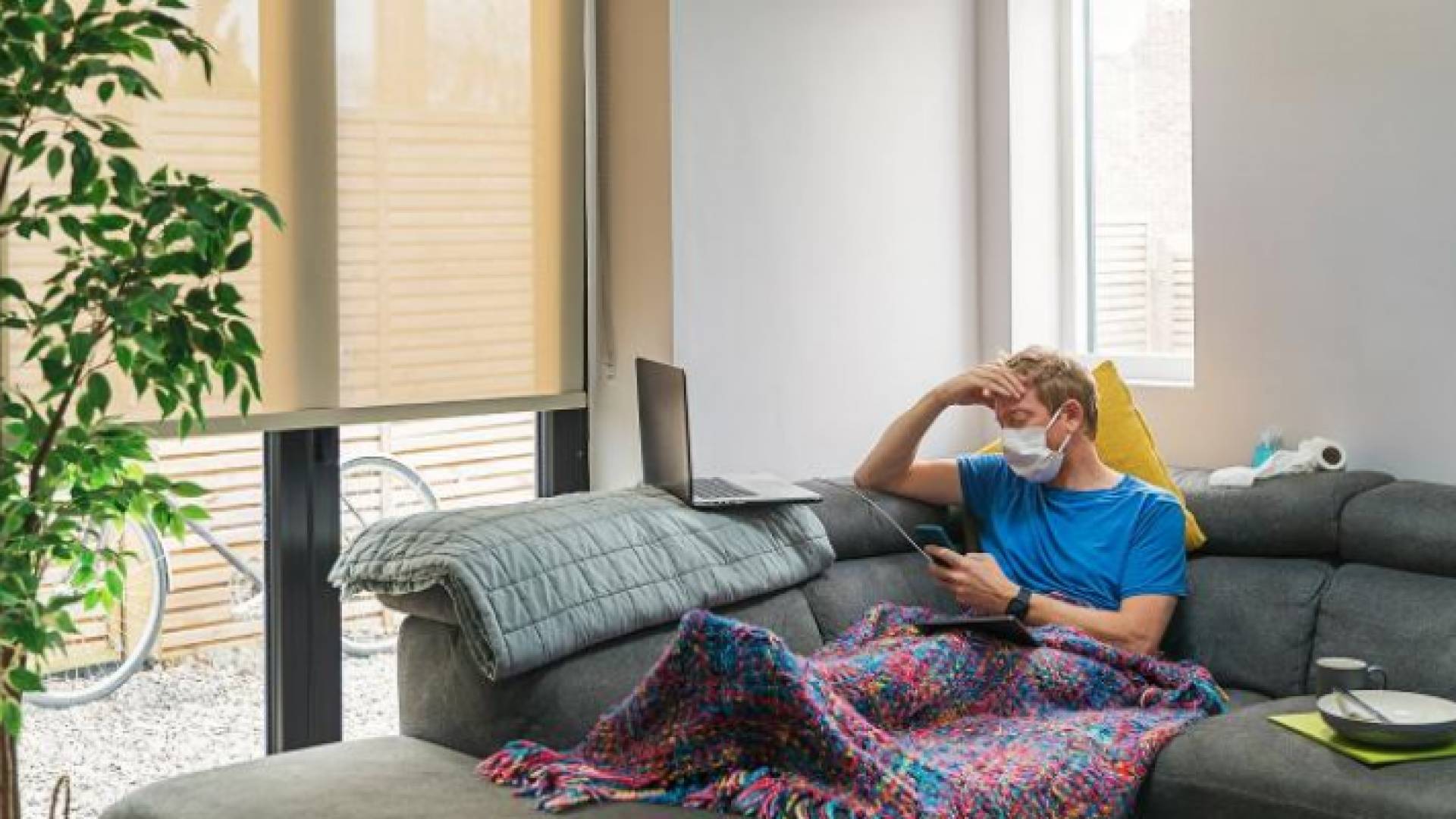 مصاب كورونا في المنزل