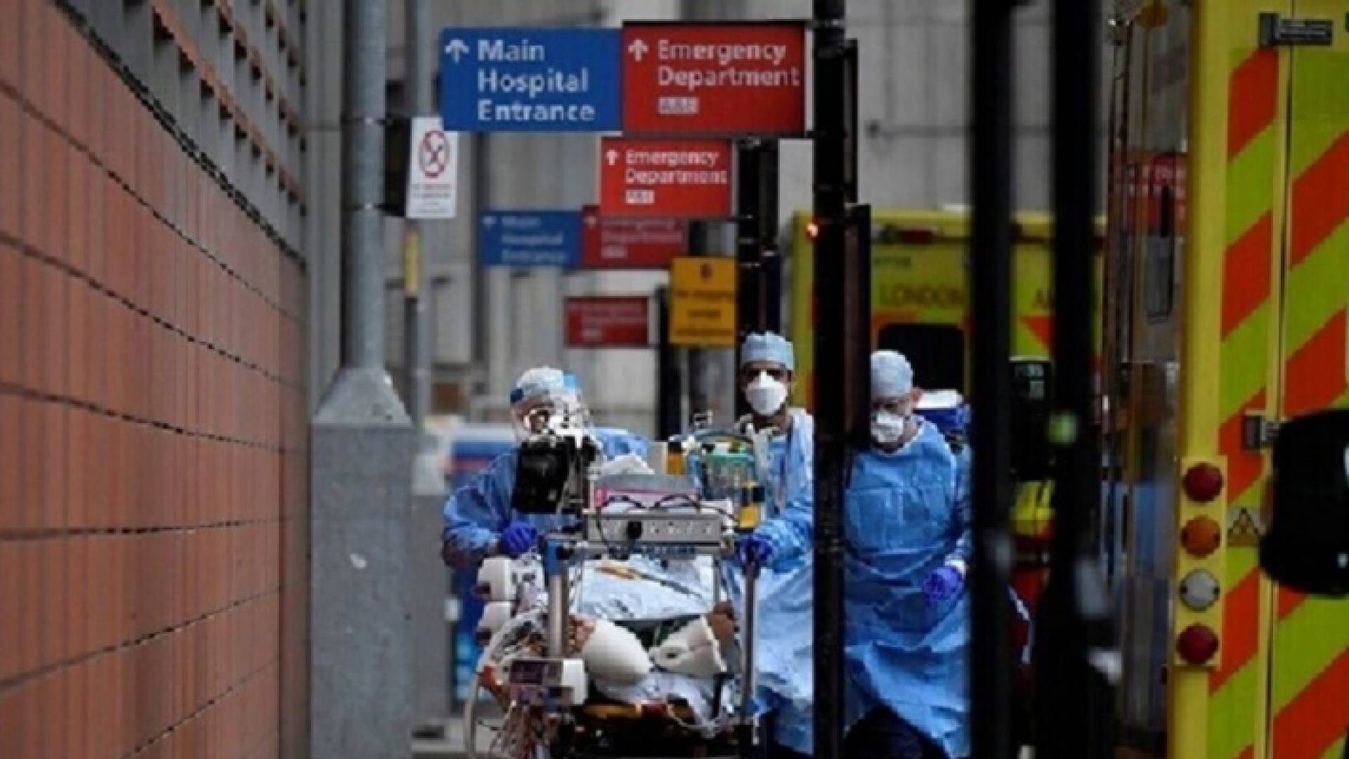 بريطانيا تسجل 23719 إصابة جديدة بتمحور أوميكرون