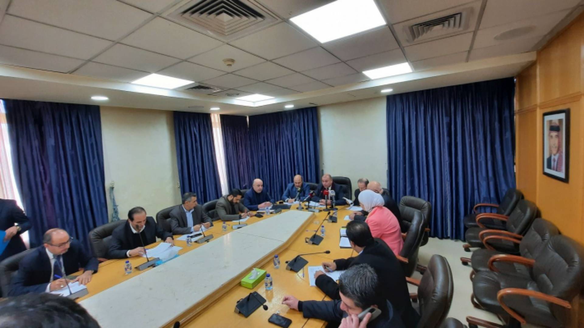 اللجنة القانونية النيابية