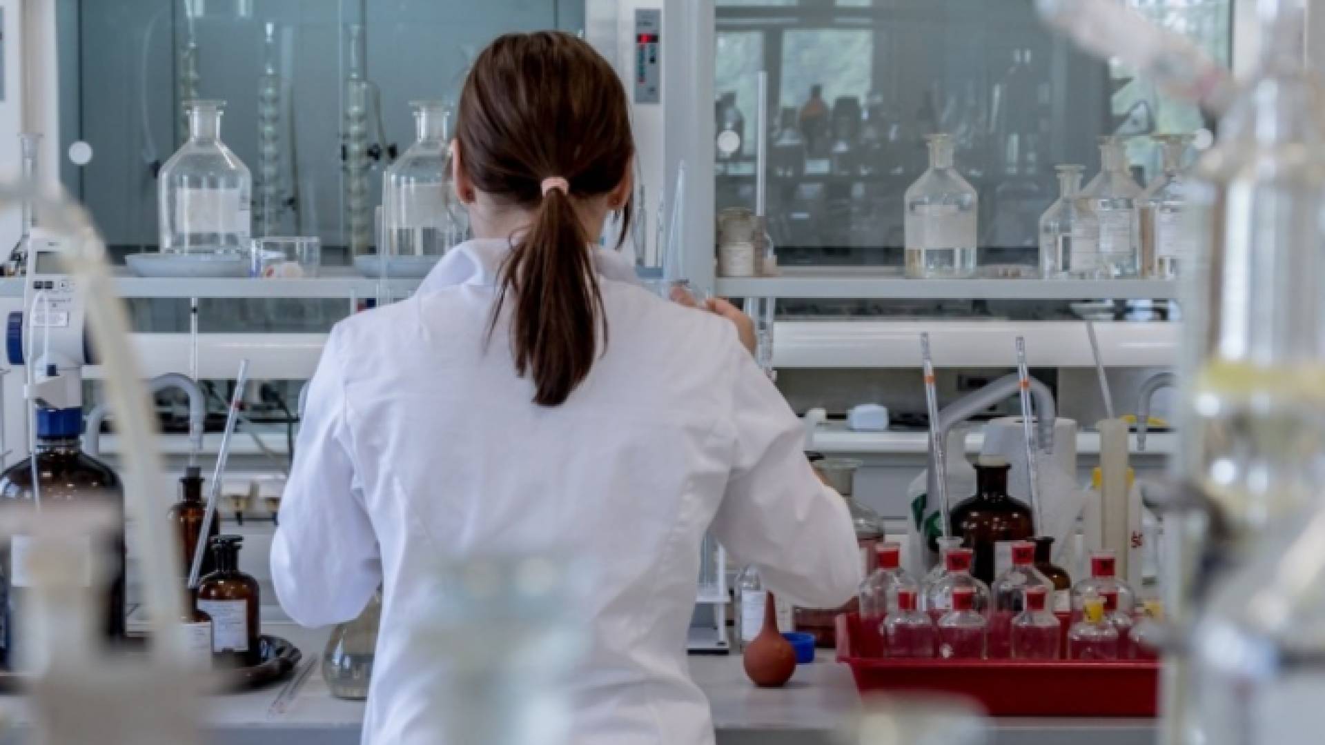 مختبر لتصنيع الادوية- ارشيفية