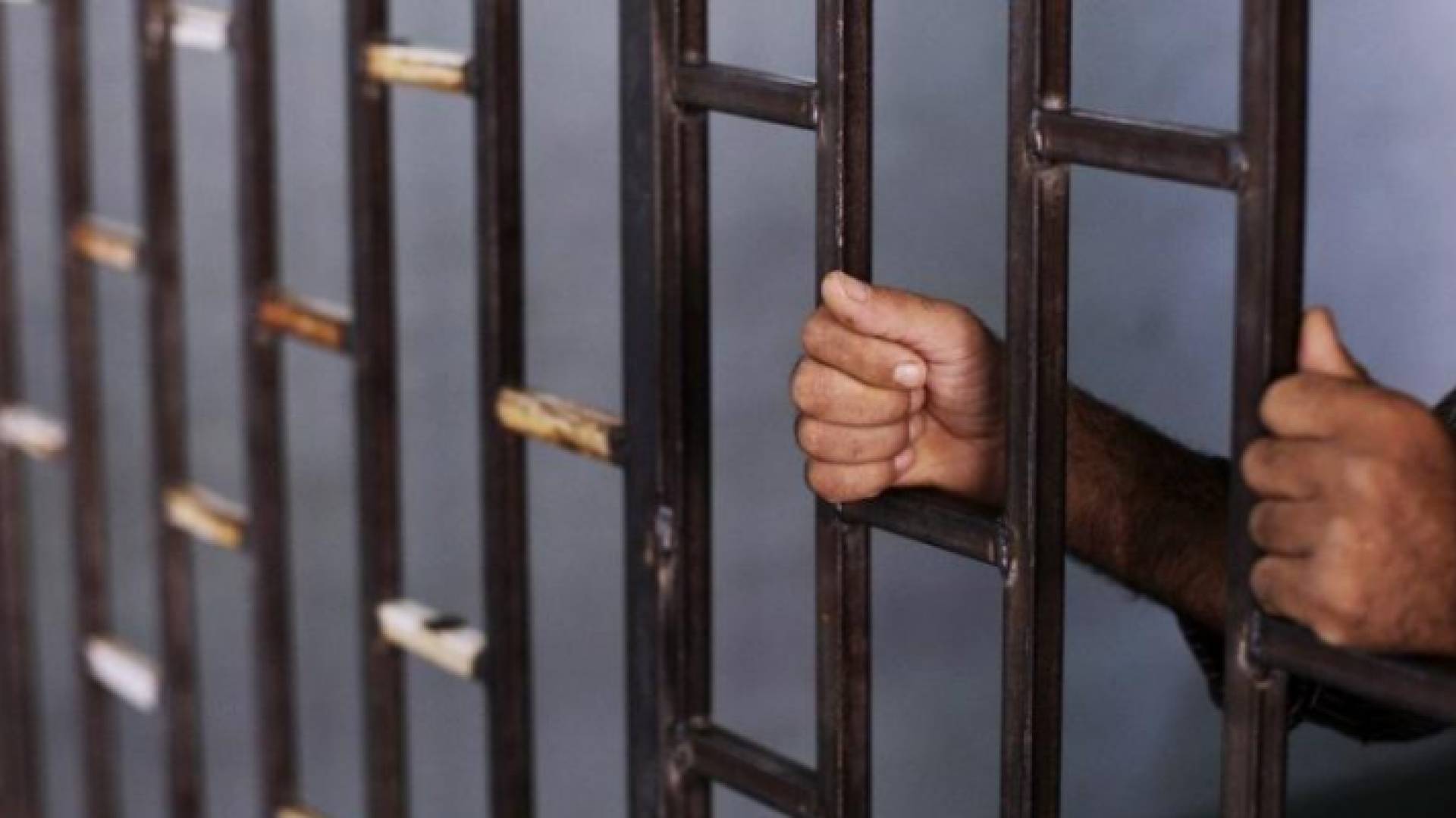 حبس معلم ستة أشهر بعد ثبوت تزويره شهادة تلقي مطعوم كورونا