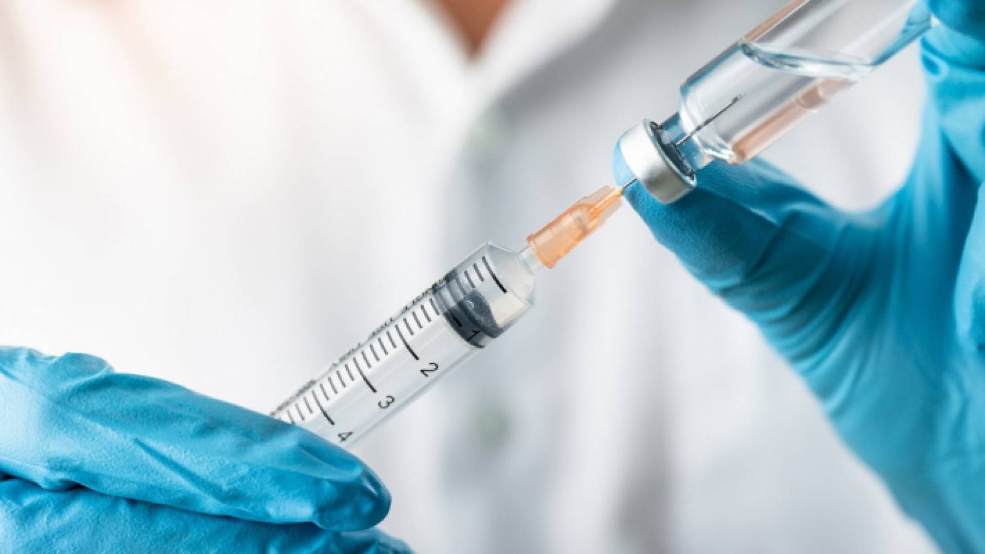 حقنة من لقاح كورونا