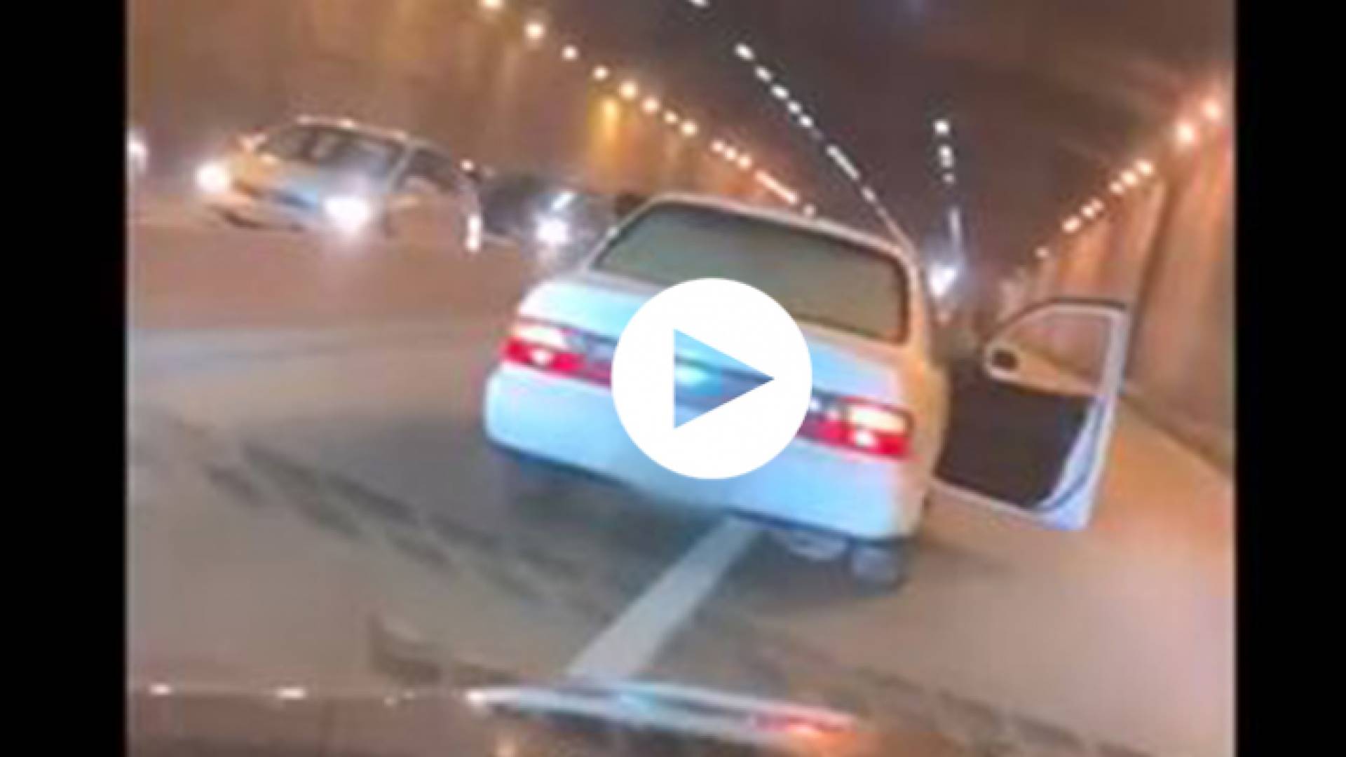 ضبط سائق مركبة أعاق الحركة المرورية داخل نفق في عمان