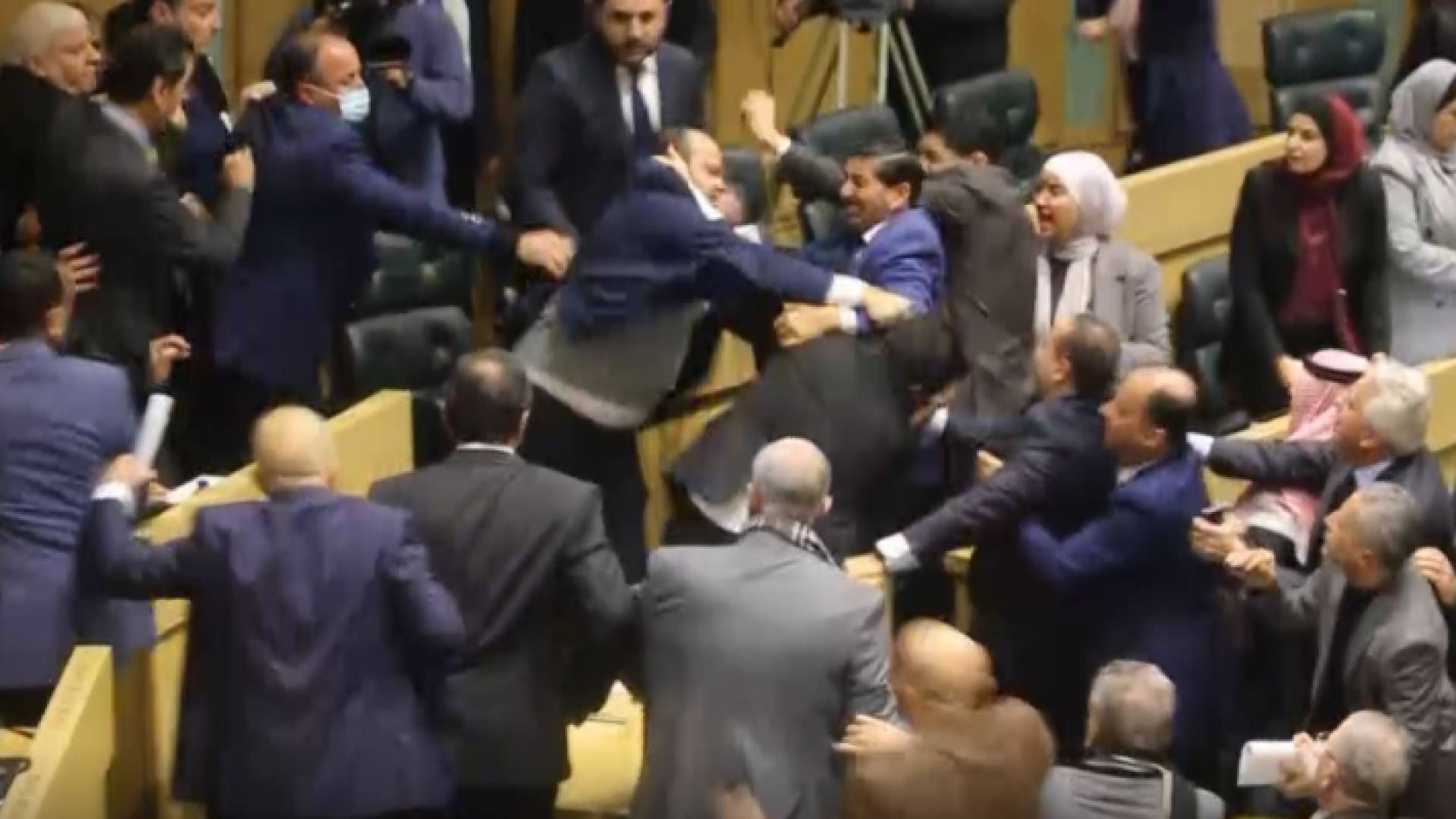 مشاجرة من جلسة اليوم