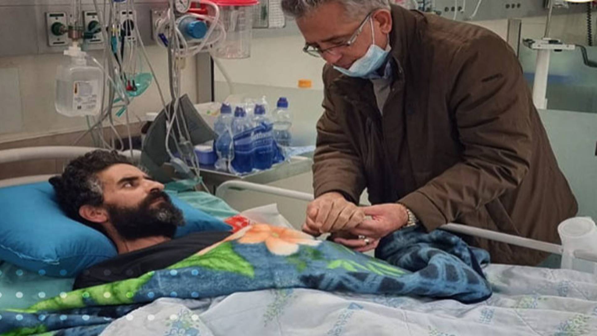 وفد من وزارة الصحة الفلسطينية يجري فحصاً سريرياً للأسير هشام أبو هواش