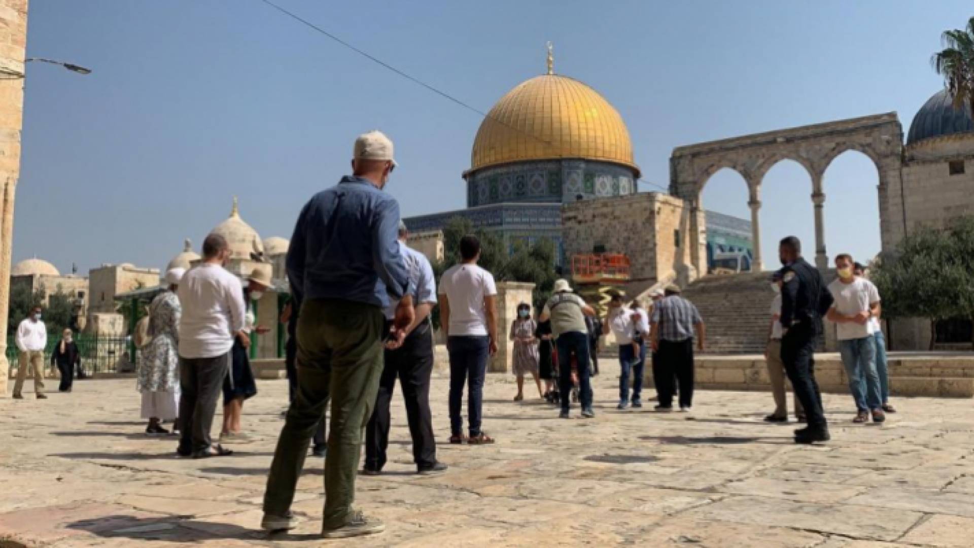 مستوطنون يهود يقتحمون باحات المسجد الأقصى بحراسة شرطة الاحتلال الإسرائيلي - أرشيفية