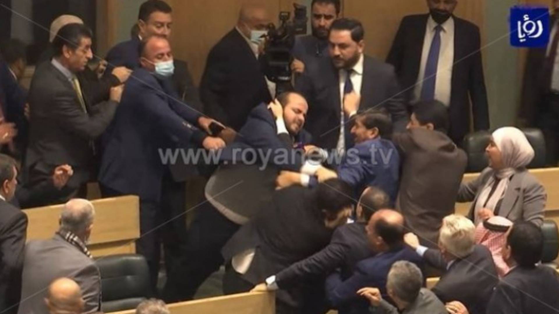 مشاجرة مجلس النواب