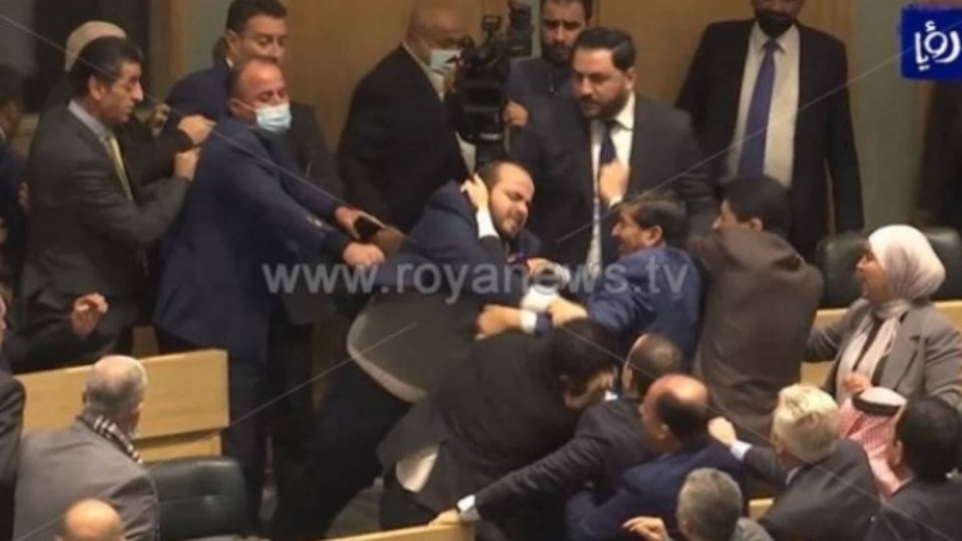 مشاجرة النواب