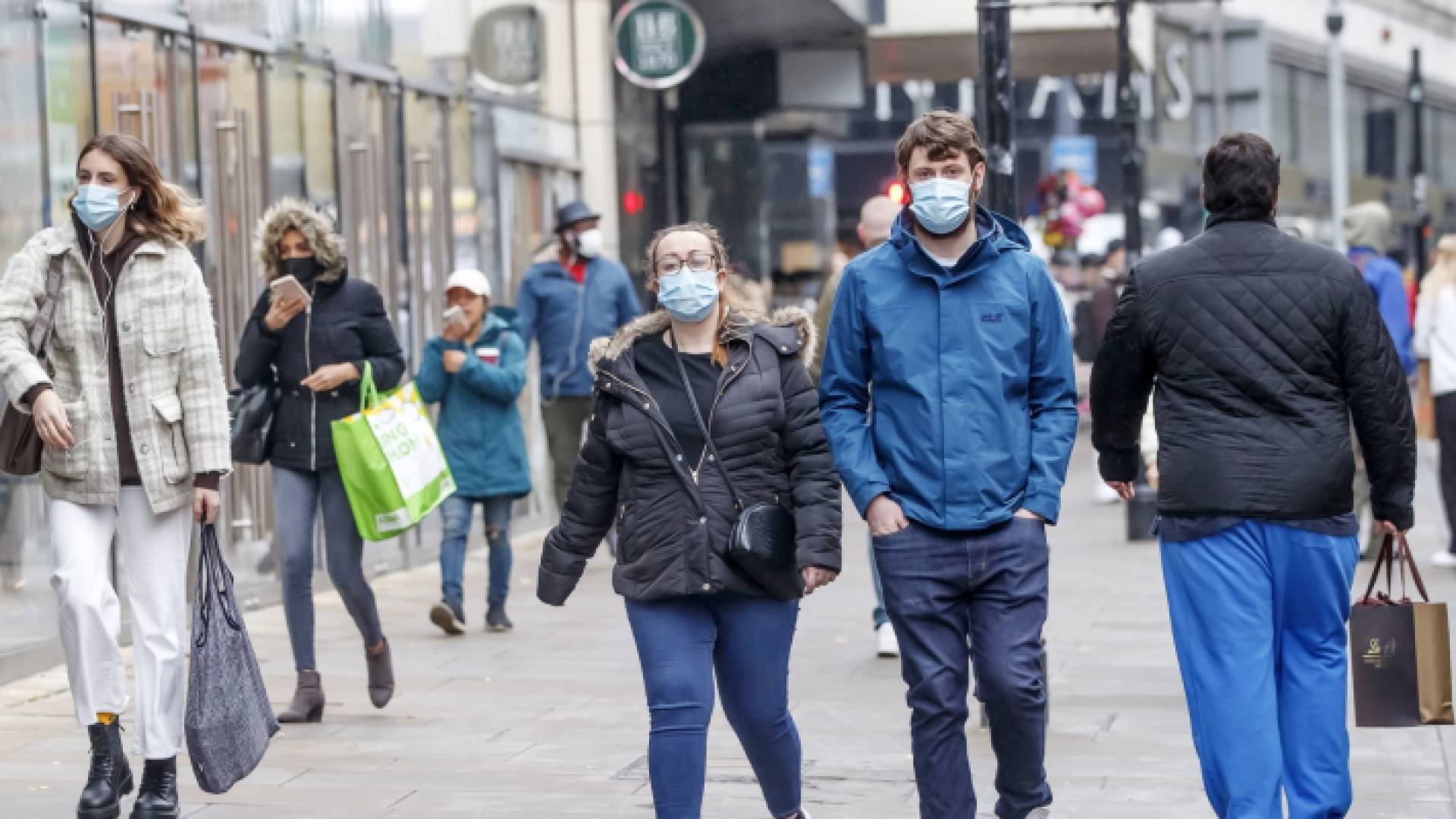 بريطانيا.. بيانات كورونا الحالية لا تدعم فرض قيود جديدة بالبلاد