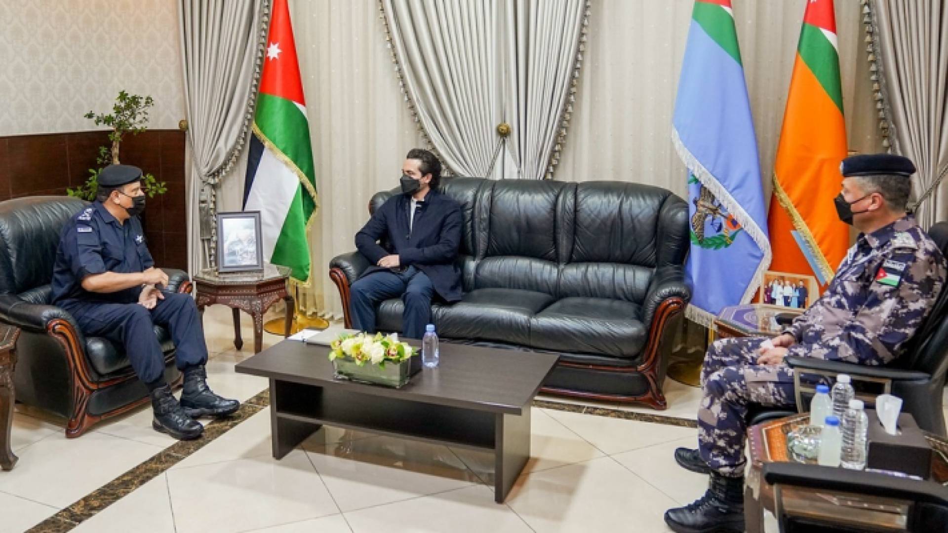 ولي العهد يطمئن على جاهزية الدفاع المدني لمواصلة تقديم الخدمات خلال الشتاء