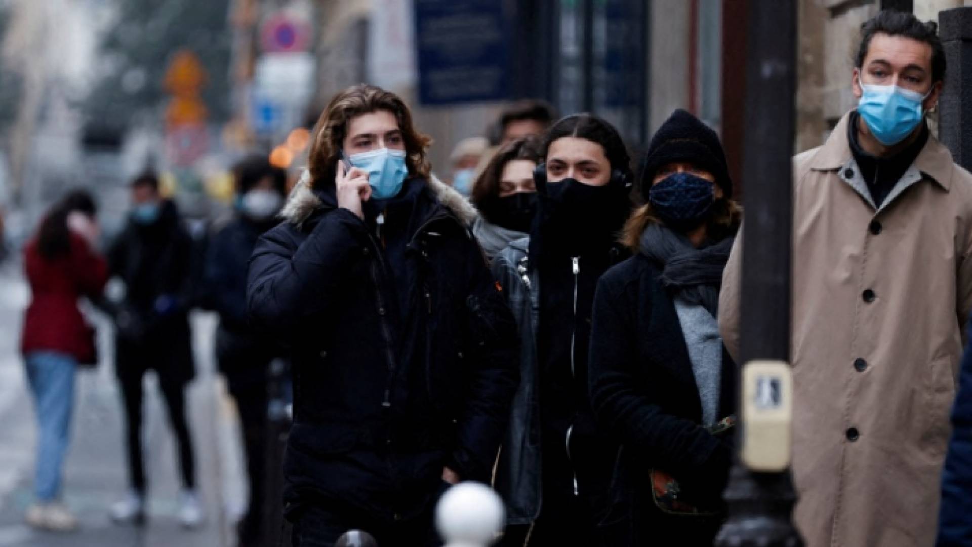 أكثر من 200 ألف إصابة بكورونا خلال 24 ساعة في بريطانيا