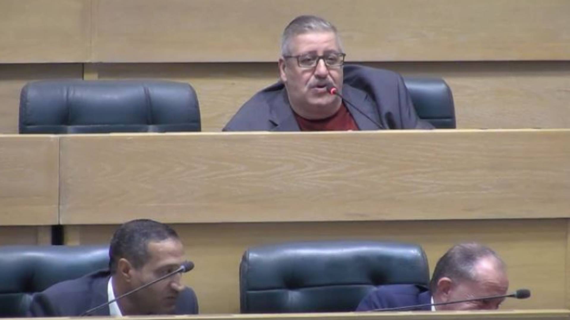 لحظة مداخلة النائب سميرات