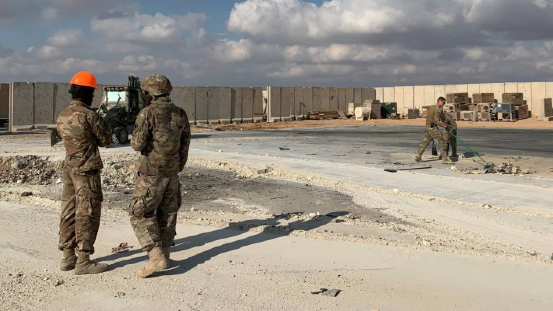 قاعدة جوية في العراق