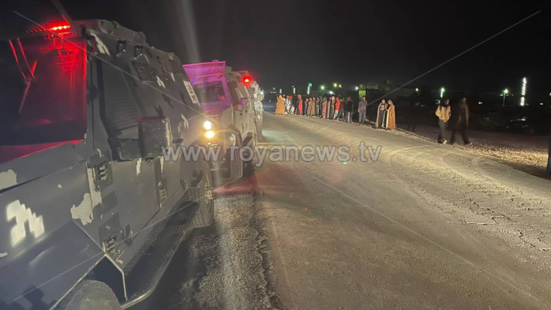 فتح مغارة في أثناء عمل حفريات في المفرق.. والأمن يحضر