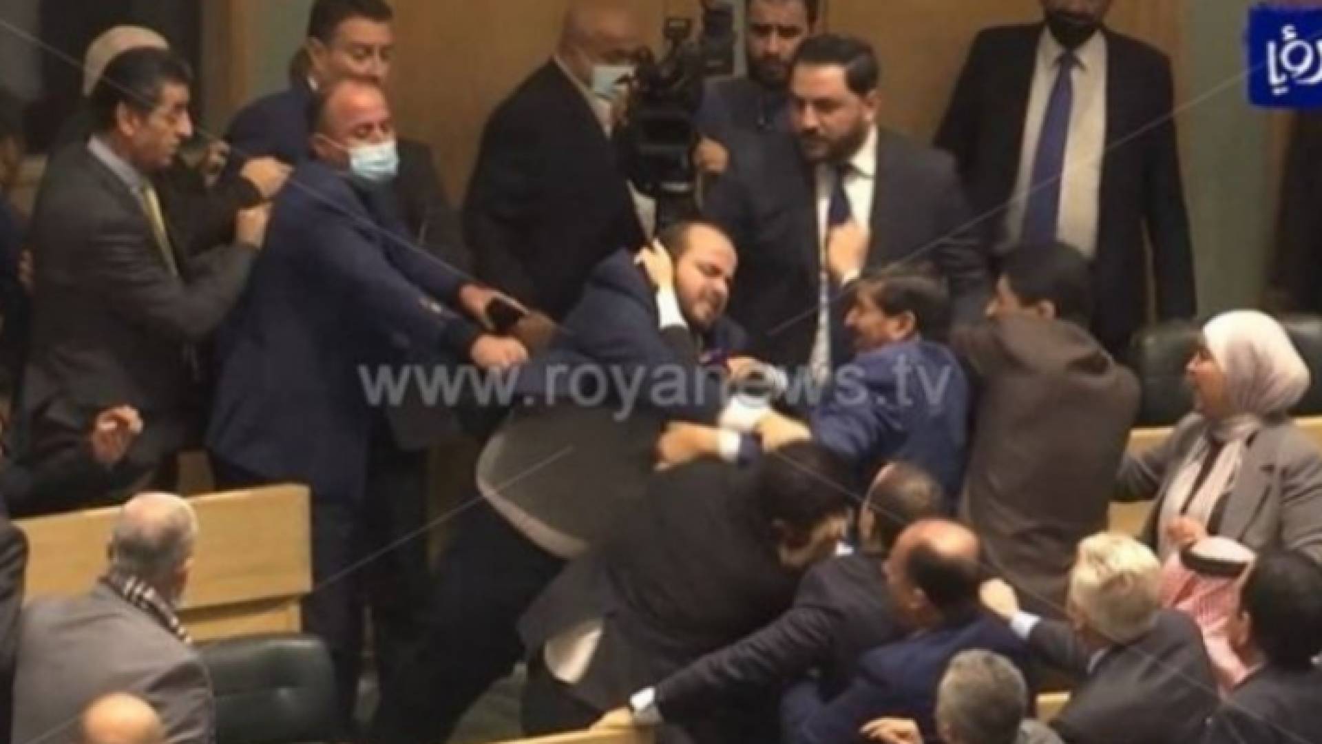 مشاجرة النواب