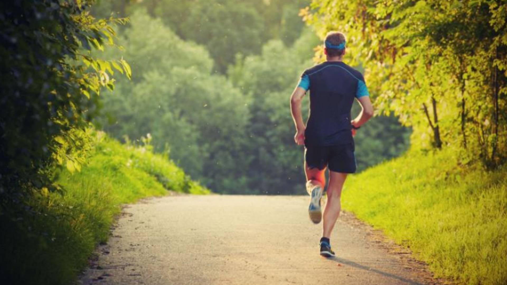 شخص يمارس رياضة الجري