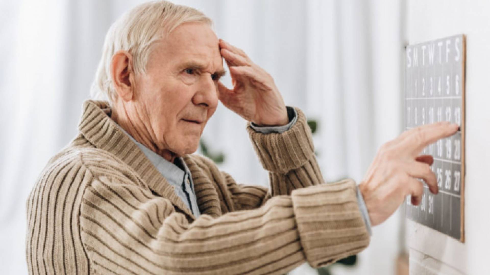 مسن مصاب بالخرف