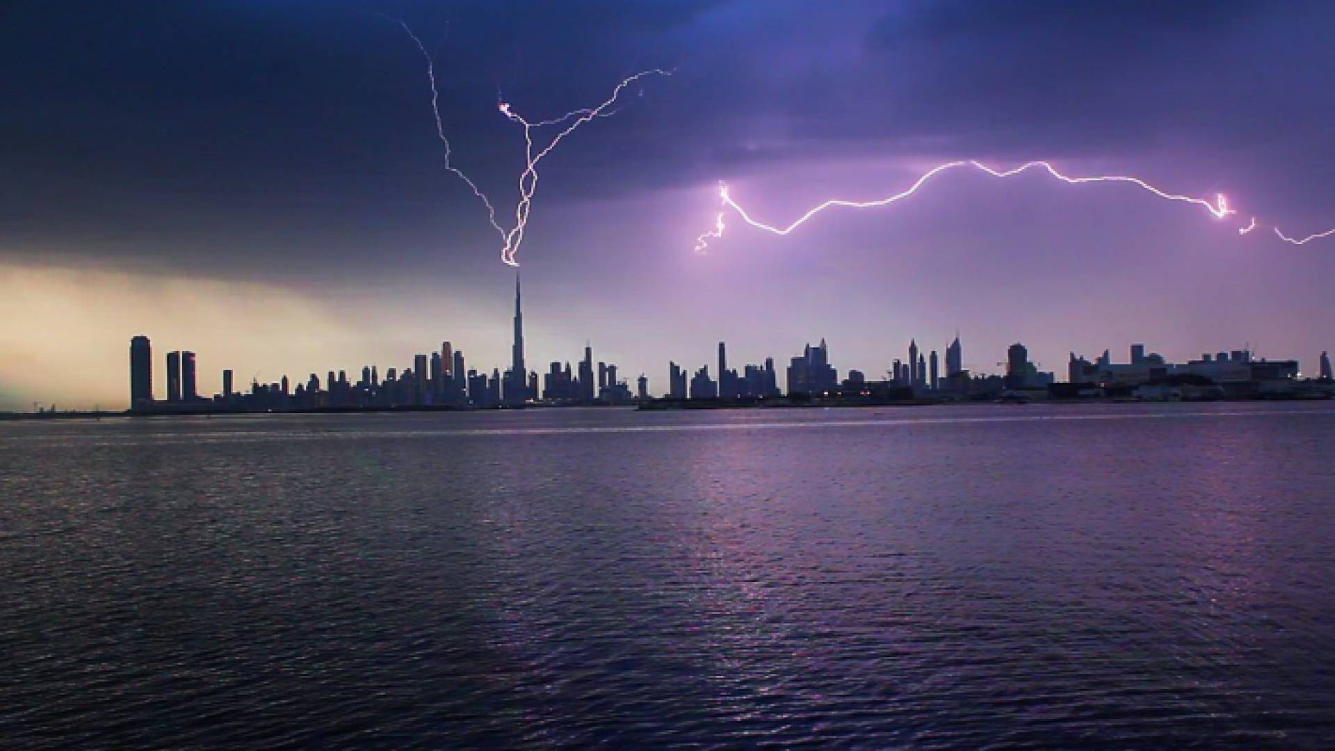 الصواعق التي ضربت برج خليفة