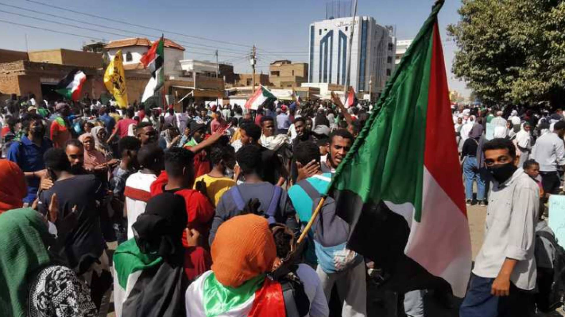 الصورة من المظاهرات في السودان - ارشيفية