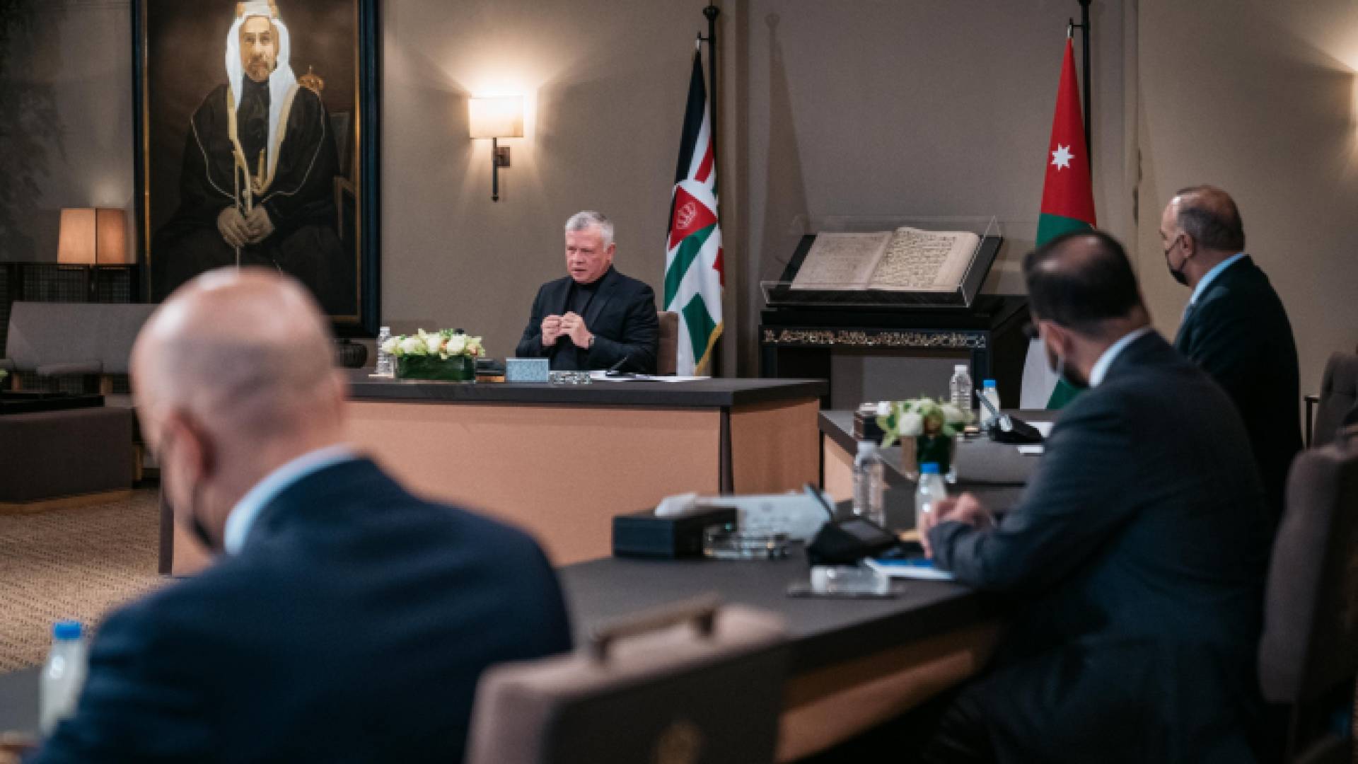 الملك يلتقي ممثلين عن القطاع التجاري