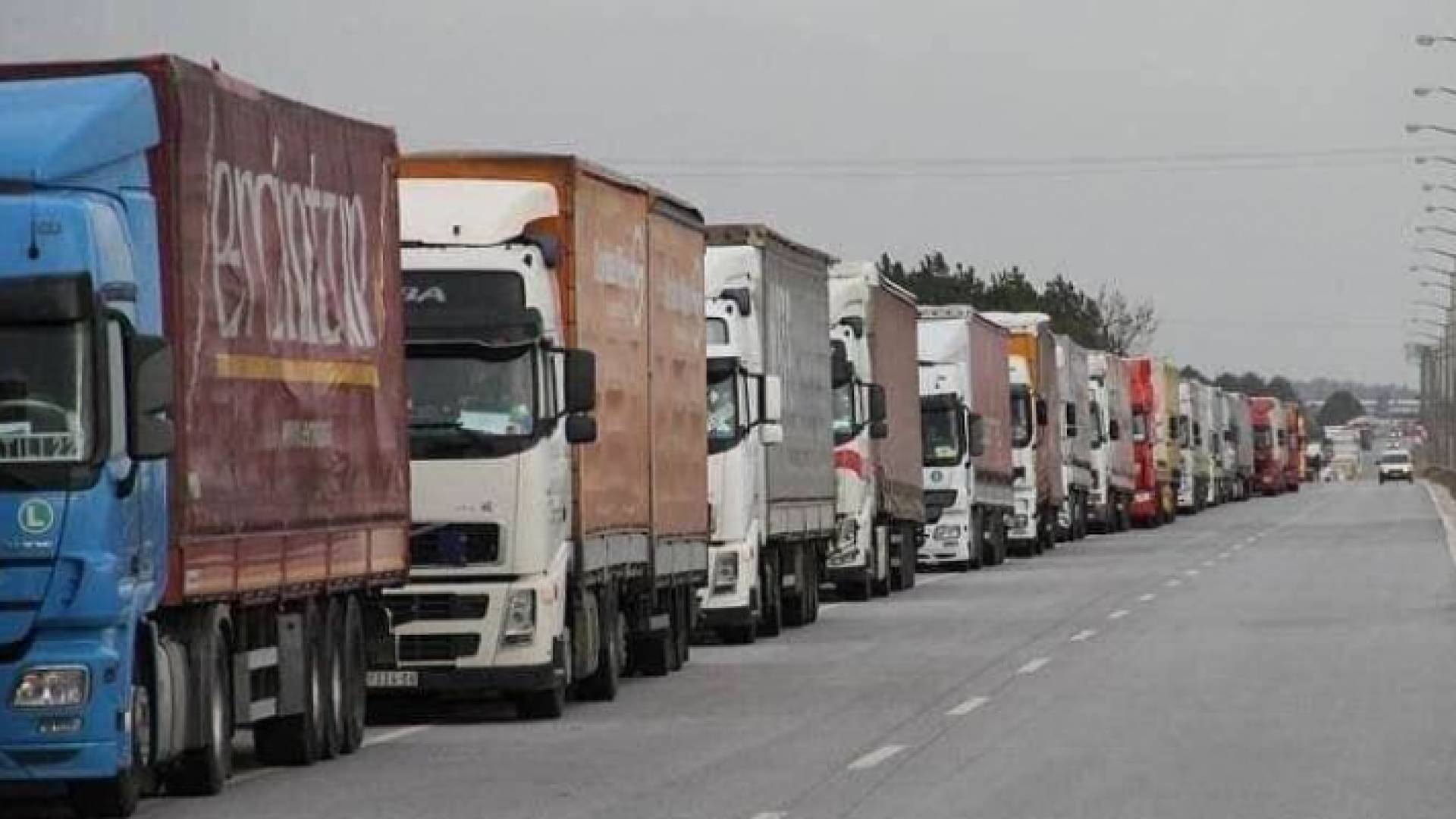 شاحنات - ارشيفية