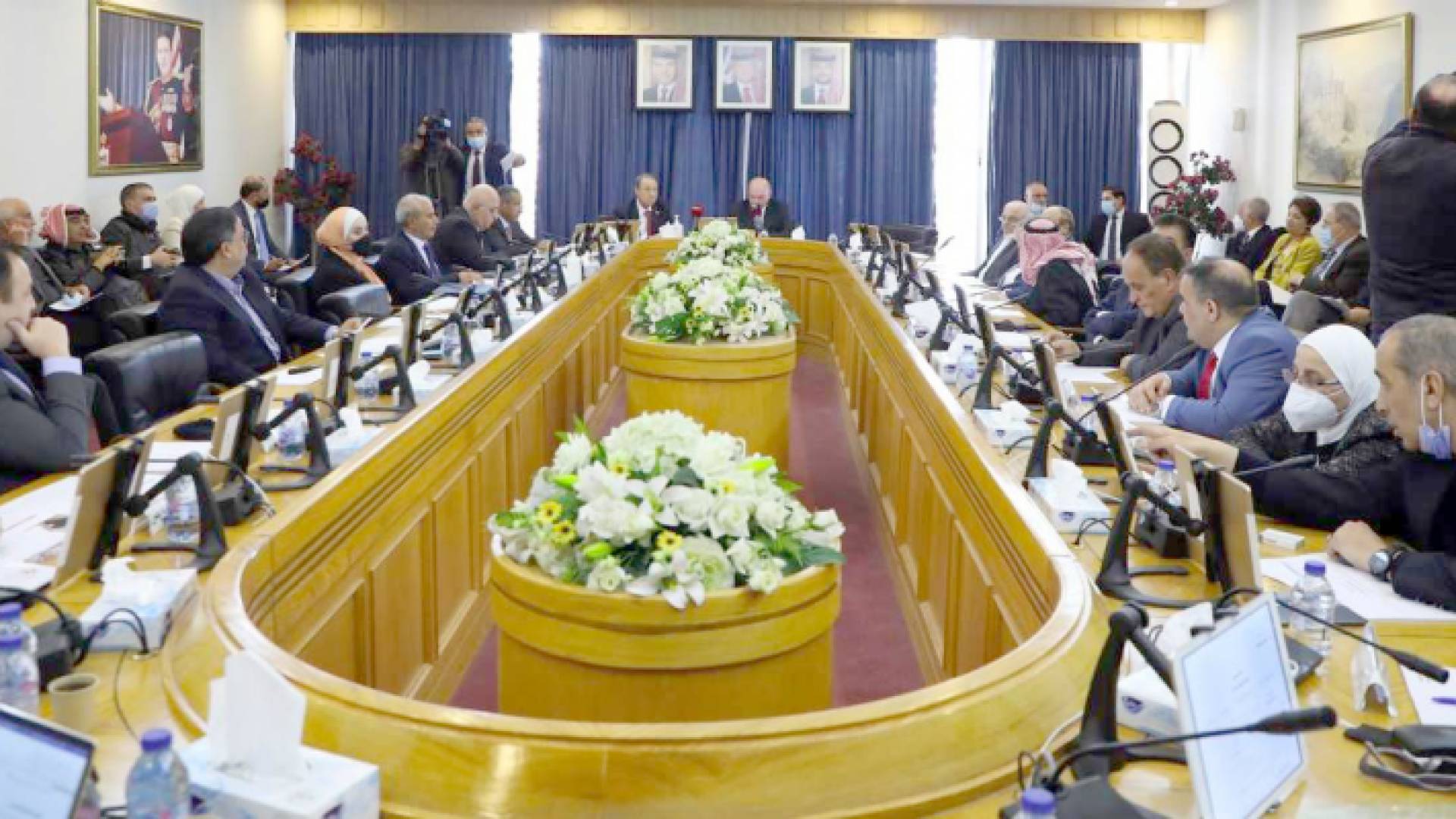 جانب من الاجتماع ذ