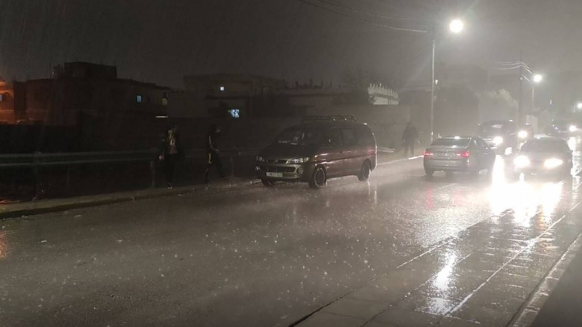 الاشغال تعلن اغلاق طريقين في معان احترازيا بسبب ارتفاع منسوب المياه