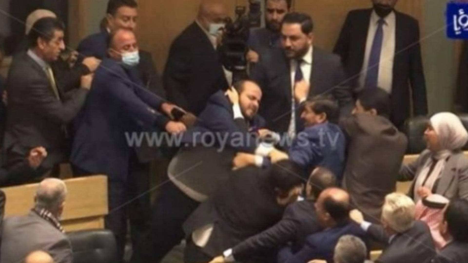 مشاجرة النواب