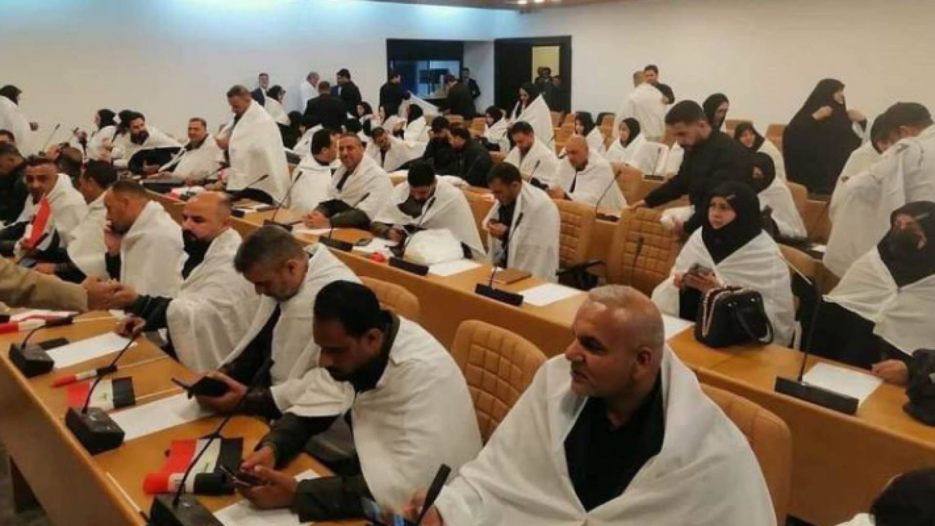 جانب من الجلسة