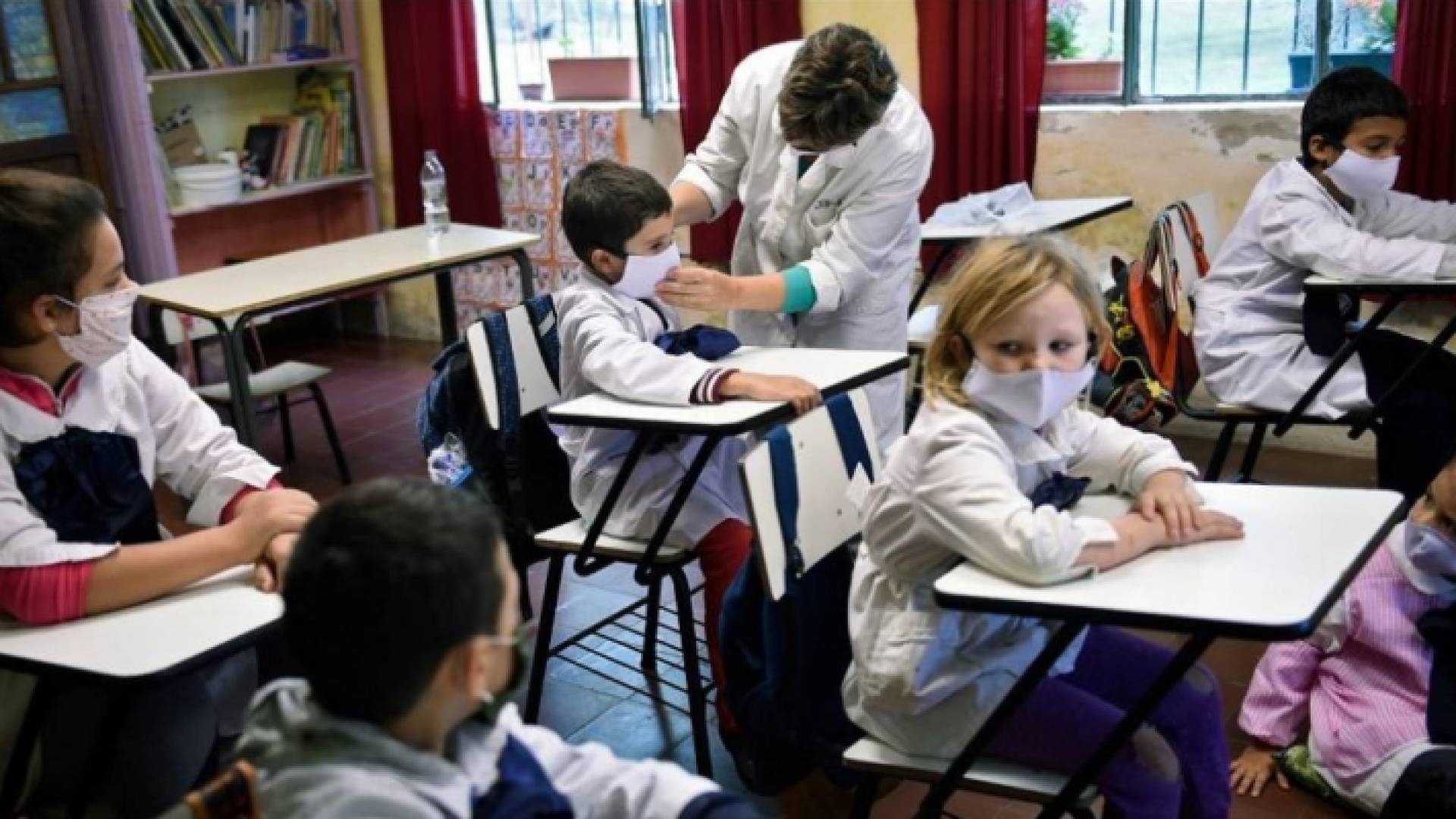 عودة الطلبة للتعليم الوجاهي في إسبانيا وسط تصاعد أوميكرون