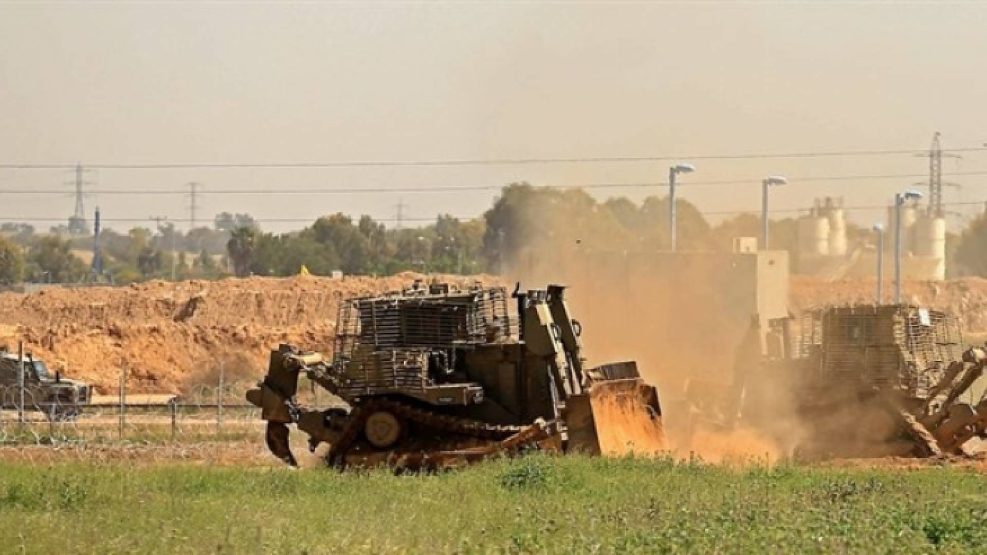 آليات عسكرية اسرائيلية