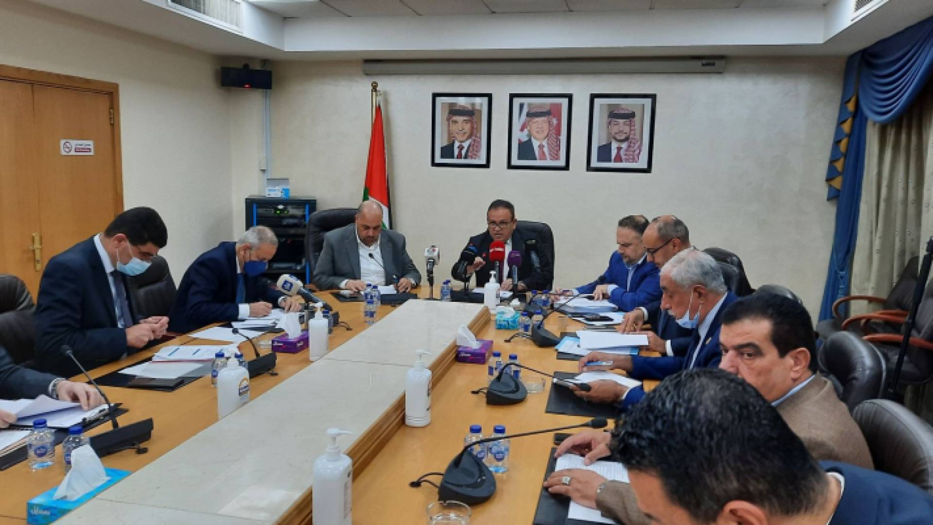 جانب من اجتماع اللجنة المالية النيابية