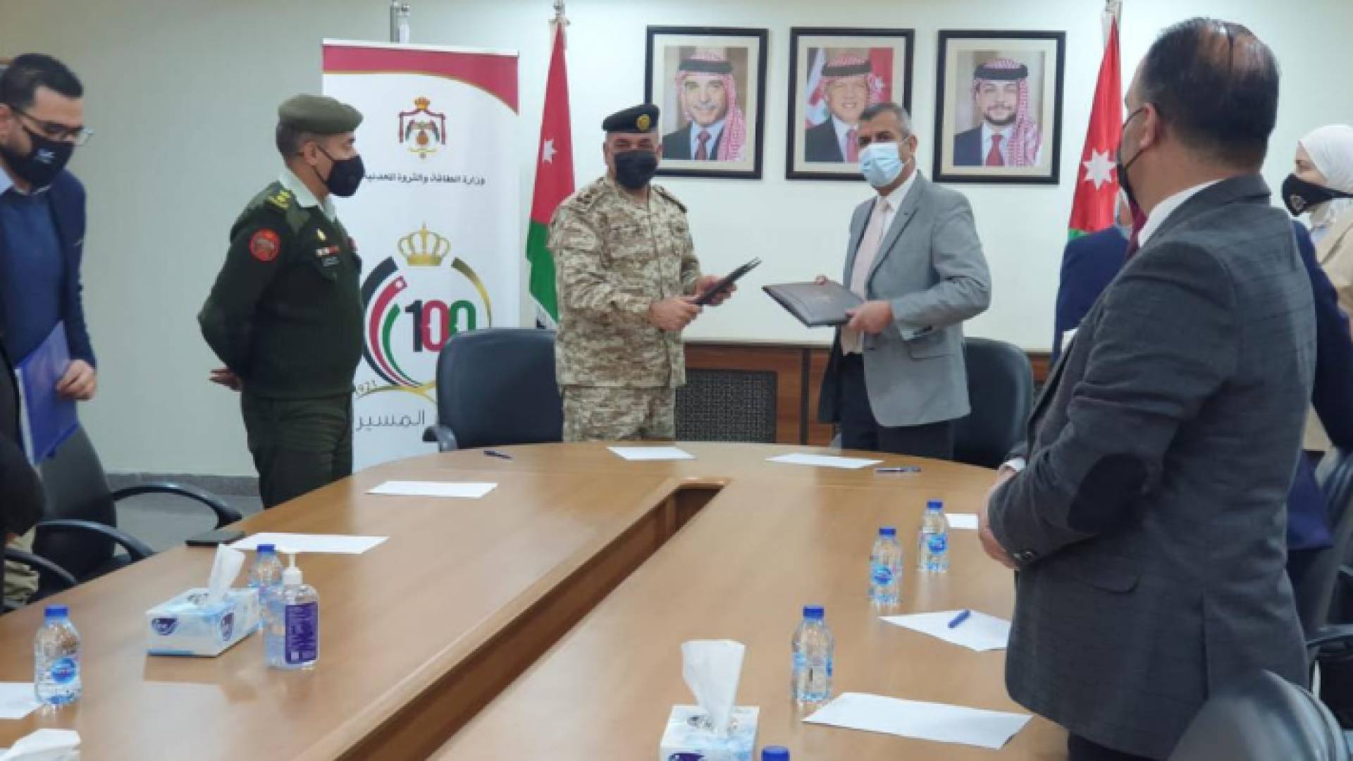 جانب من توقيع المذكرة