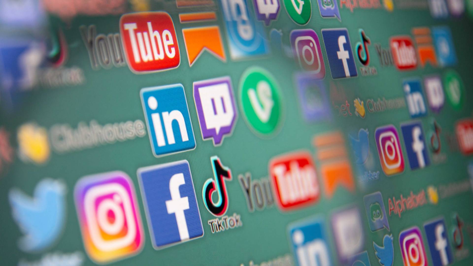 وسائل التواصل الاجتماعي