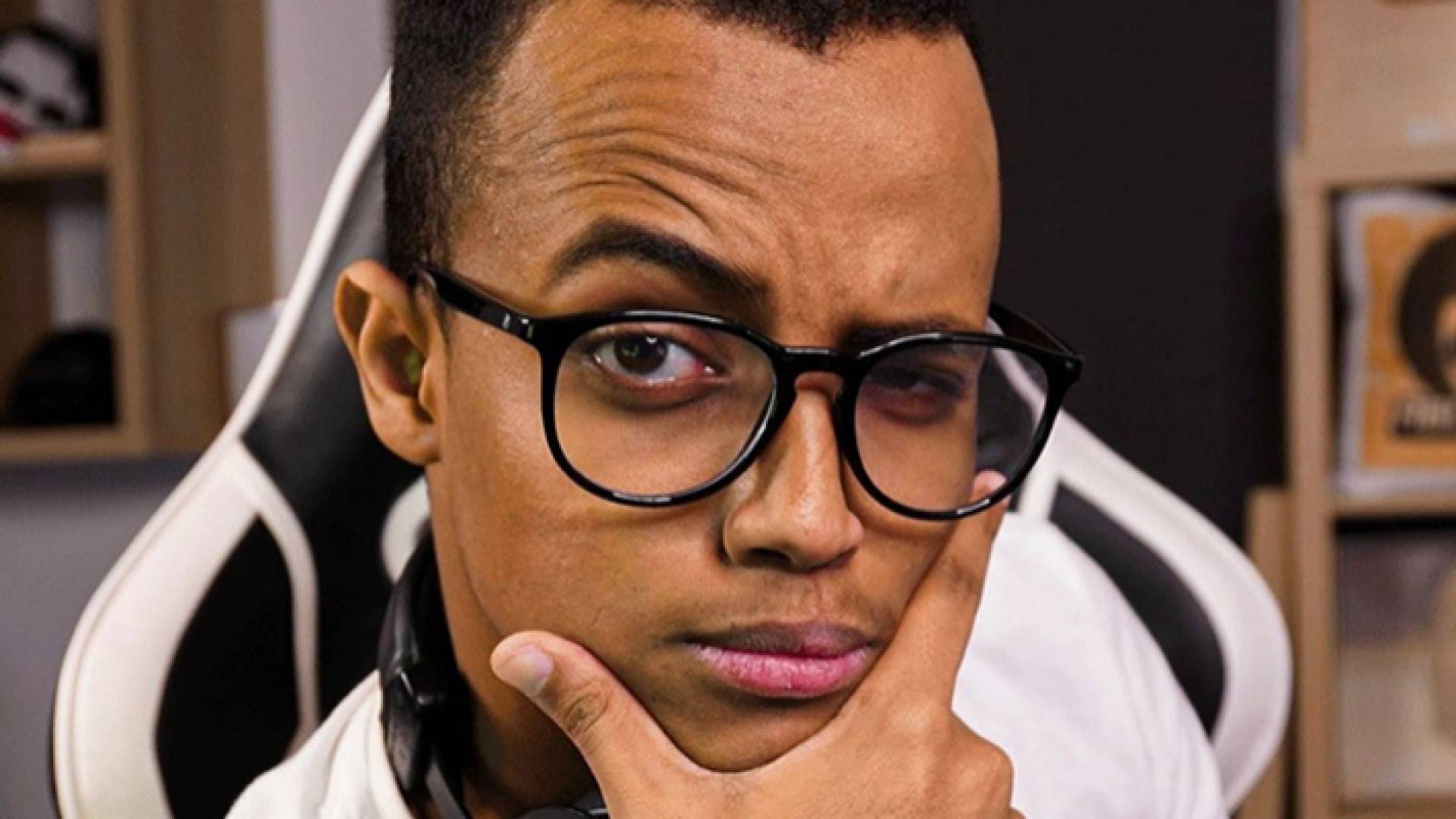 اليوتيوبر الكويتي حسن سليمان الشهير بـ "أبو فلة"