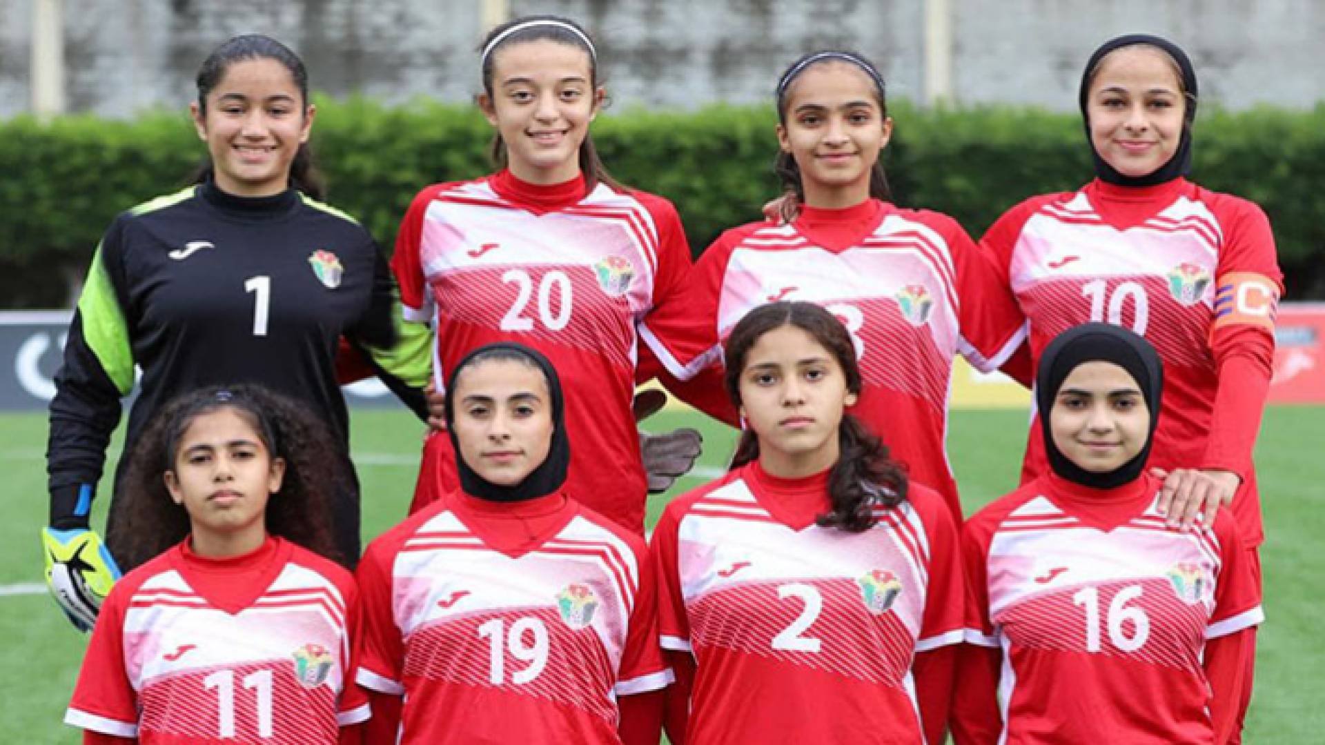 لاعبات منتخب الناشئات