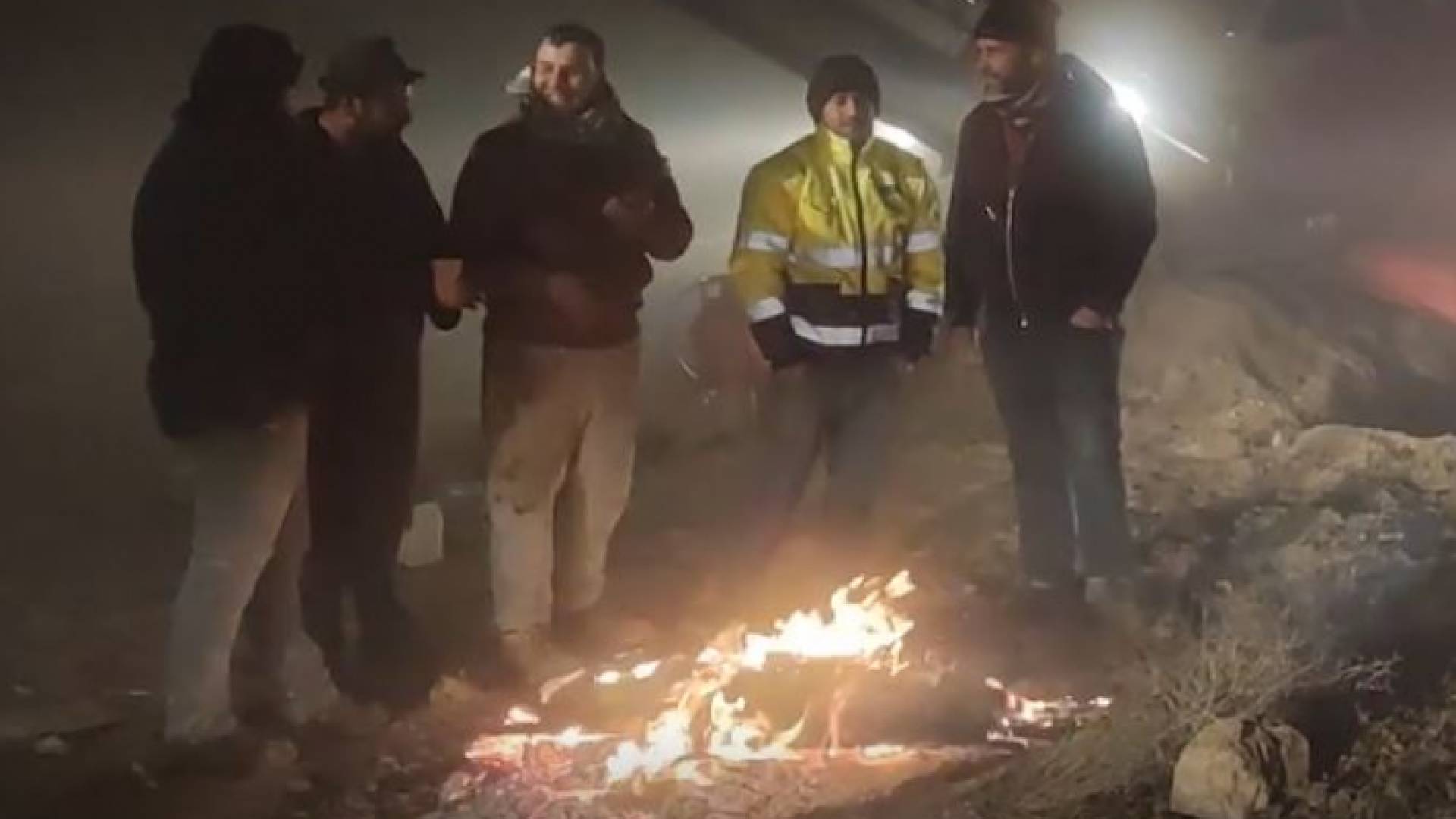 كهرباء الطفيلة تتعامل مع عطل كيبل بمنطقة الرشادية