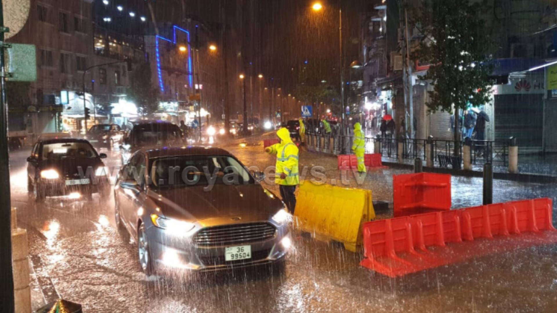 مصدات مائية تعمل على تخفيف حدة جريان مياه الأمطار