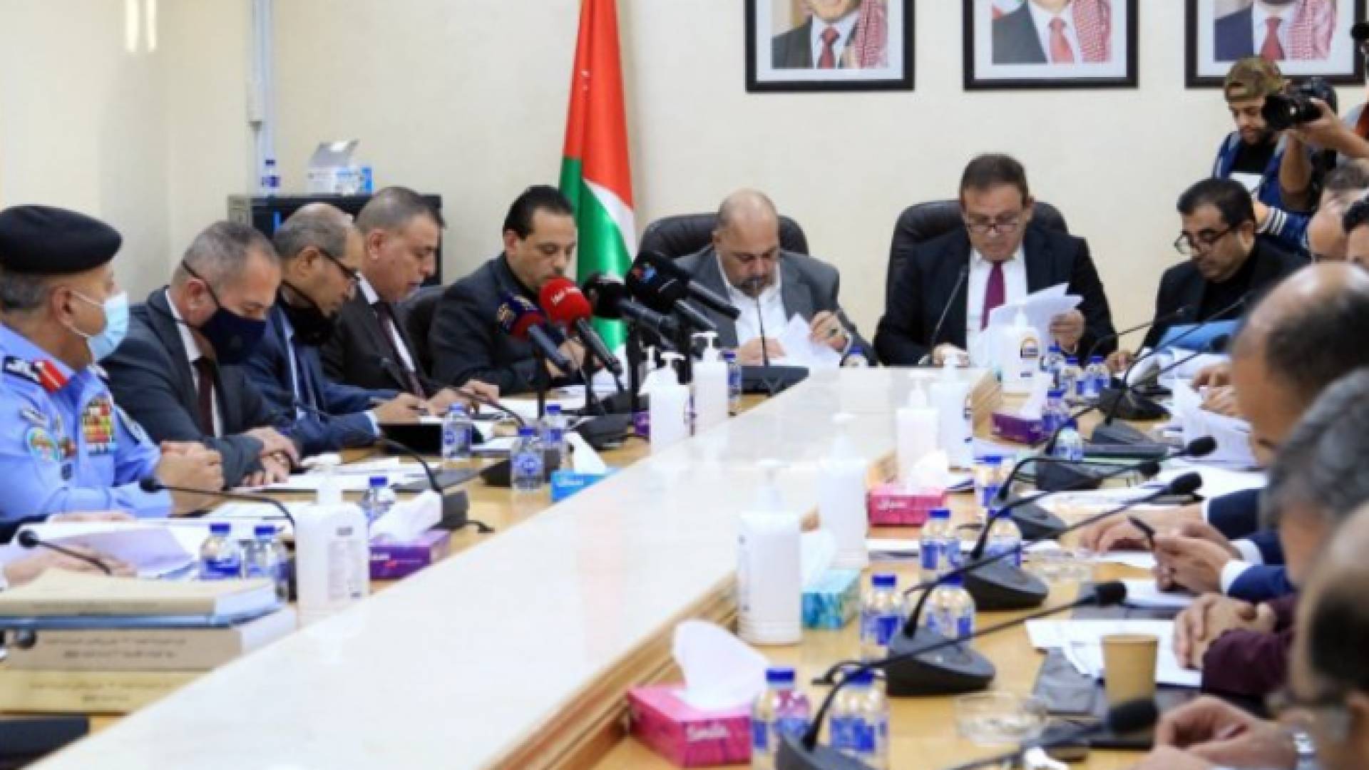 اللجنة المالية النيابية