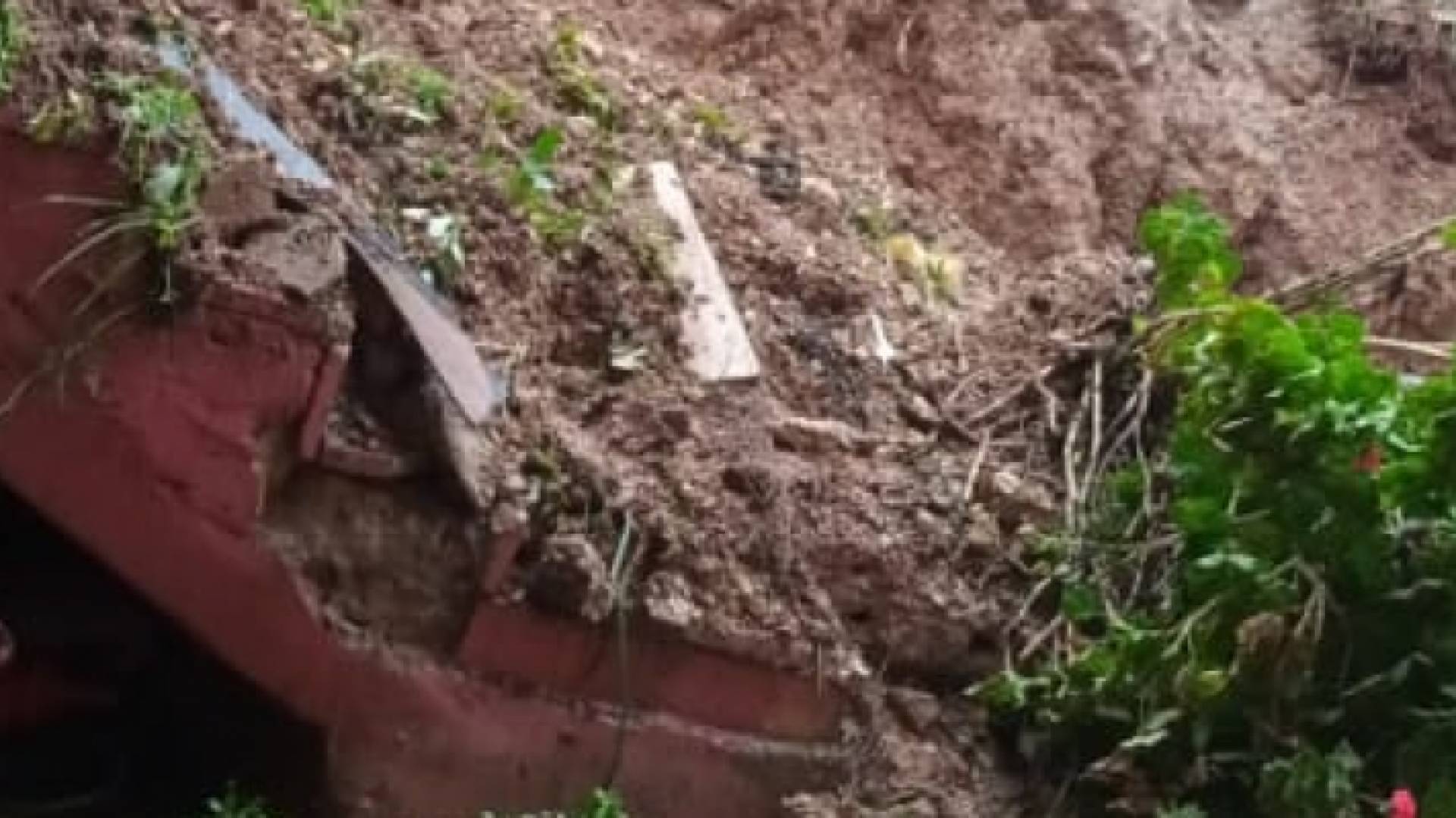 جانب من الانهيارات